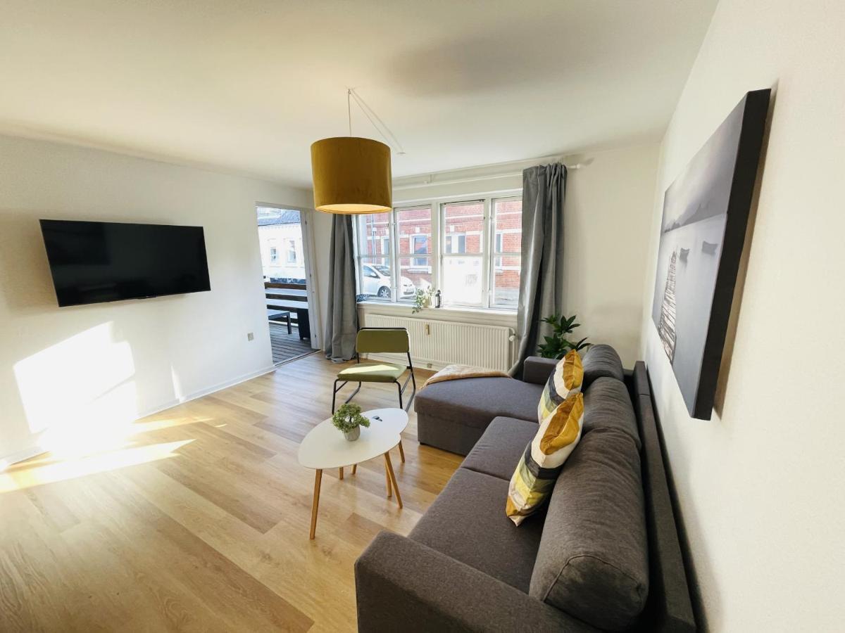 Aday - Central Terrace Apartment In Hjorring Exterior photo